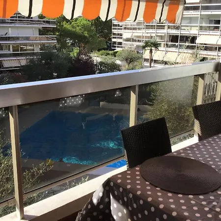 36 M With Balcony And Pool Near Beaches Antibes