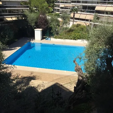 36 M With Balcony And Pool Near Beaches Appartement Antibes